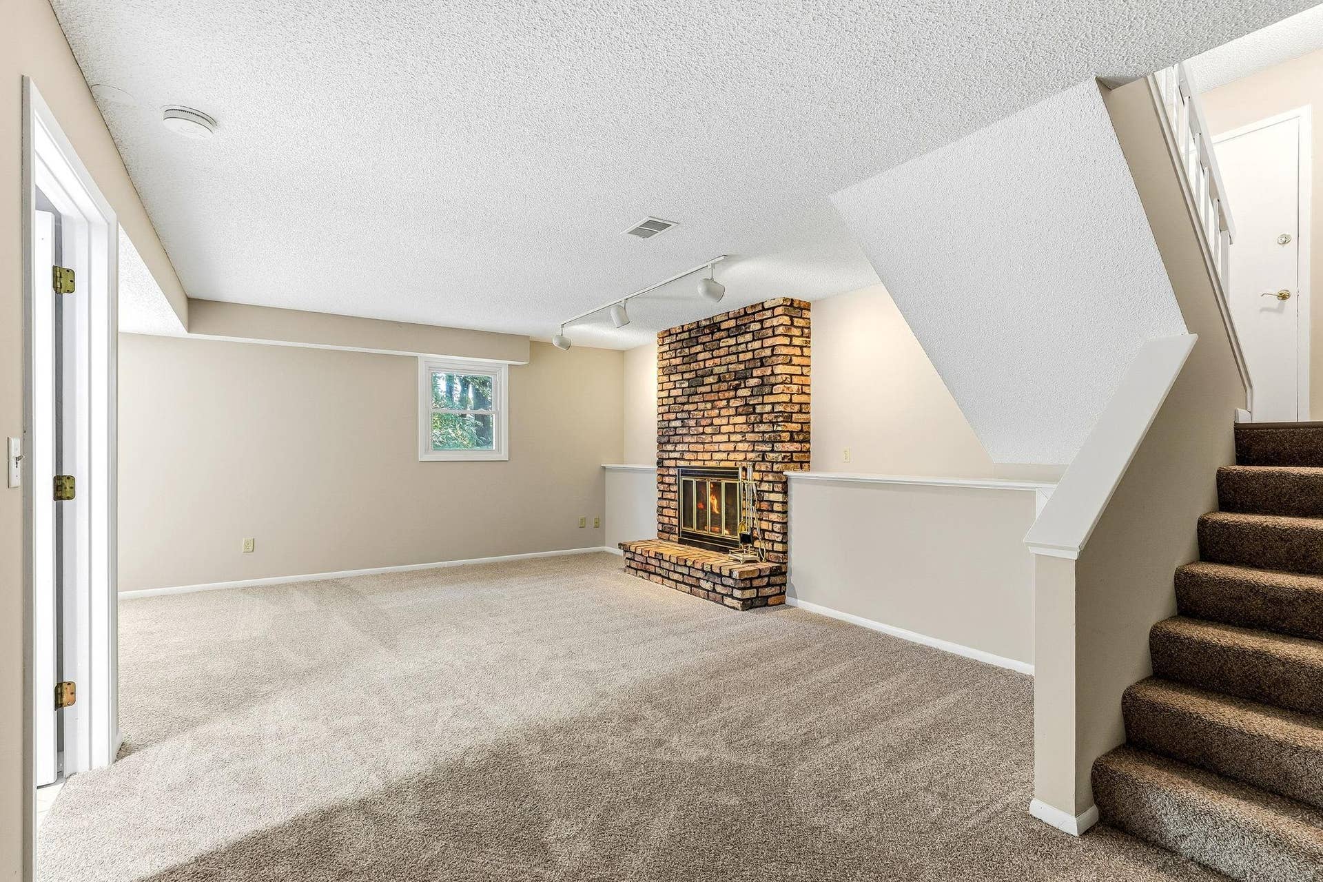 13205 W Manor Boulevard, Burnsville, MN 55337 13205 W Manor Boulevard, Burnsville, MN 55337