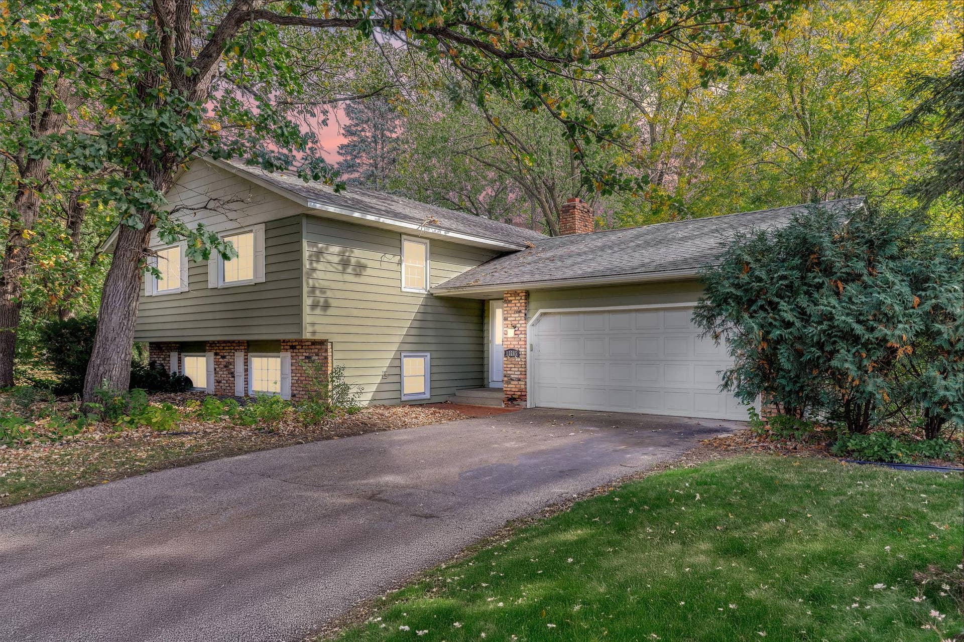 13205 W Manor Boulevard, Burnsville, MN 55337 13205 W Manor Boulevard, Burnsville, MN 55337