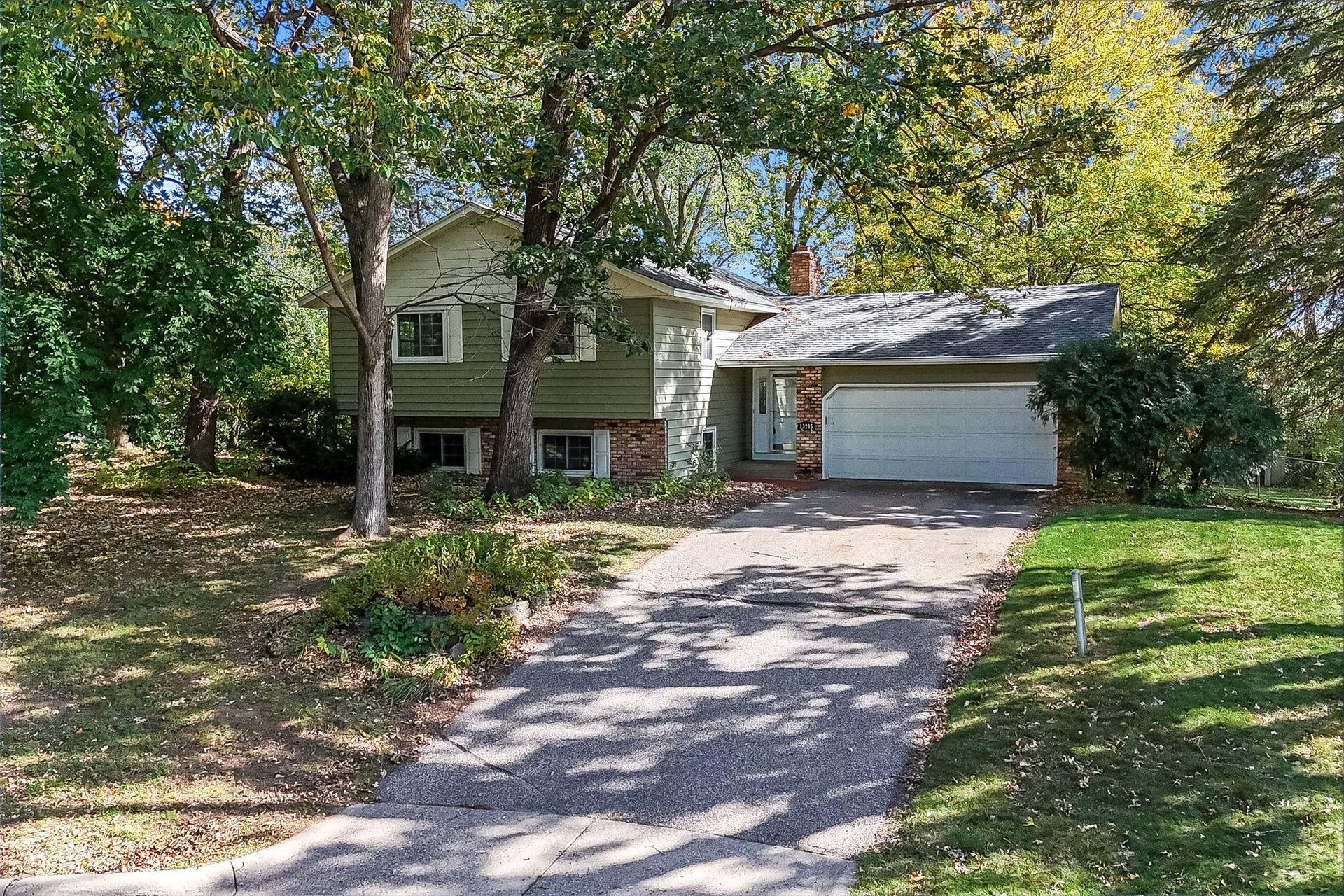 13205 W Manor Boulevard, Burnsville, MN 55337 13205 W Manor Boulevard, Burnsville, MN 55337