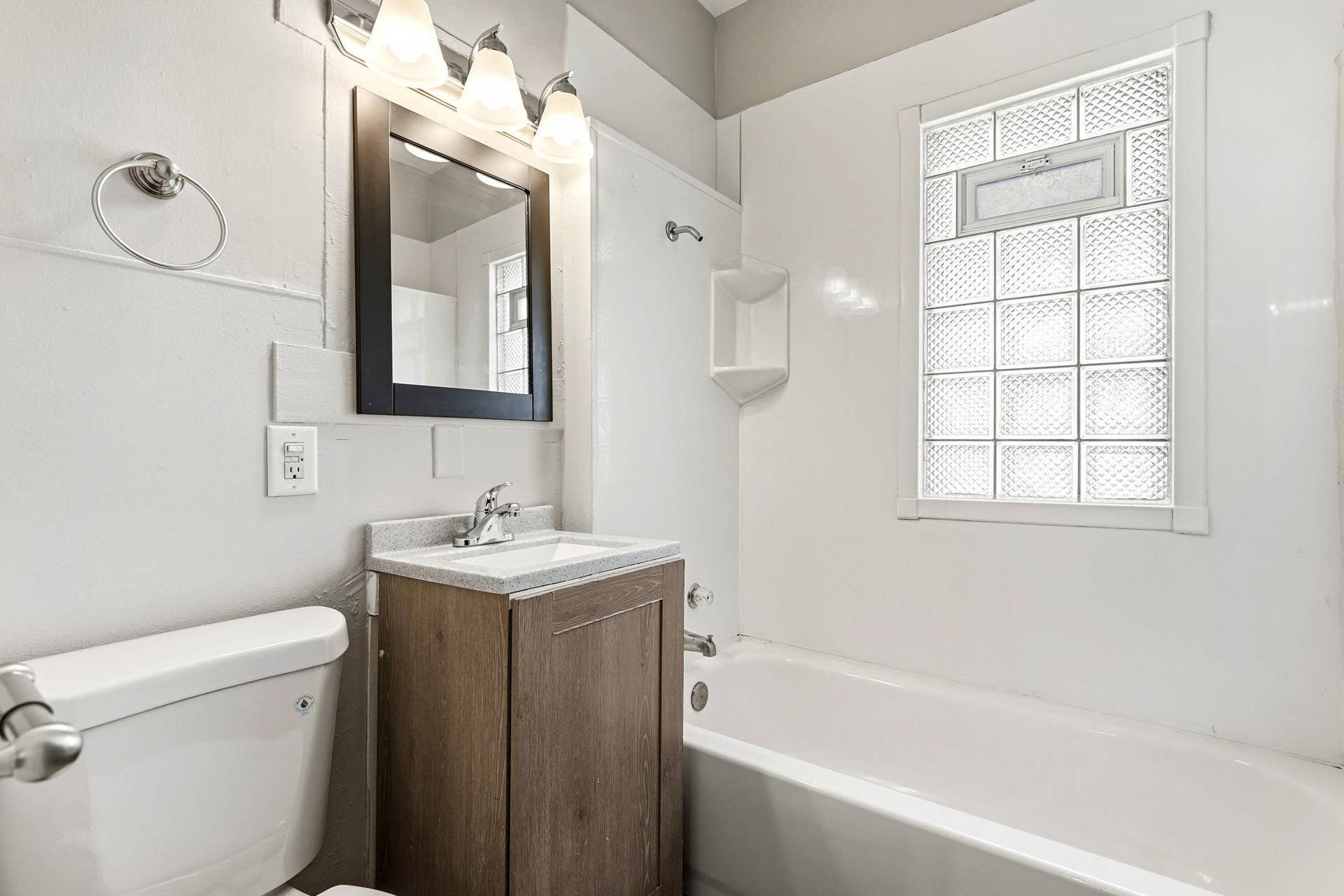 3422 Emerson Avenue N, 27, Minneapolis, MN 55412 3422 Emerson Avenue N, 27, Minneapolis, MN 55412