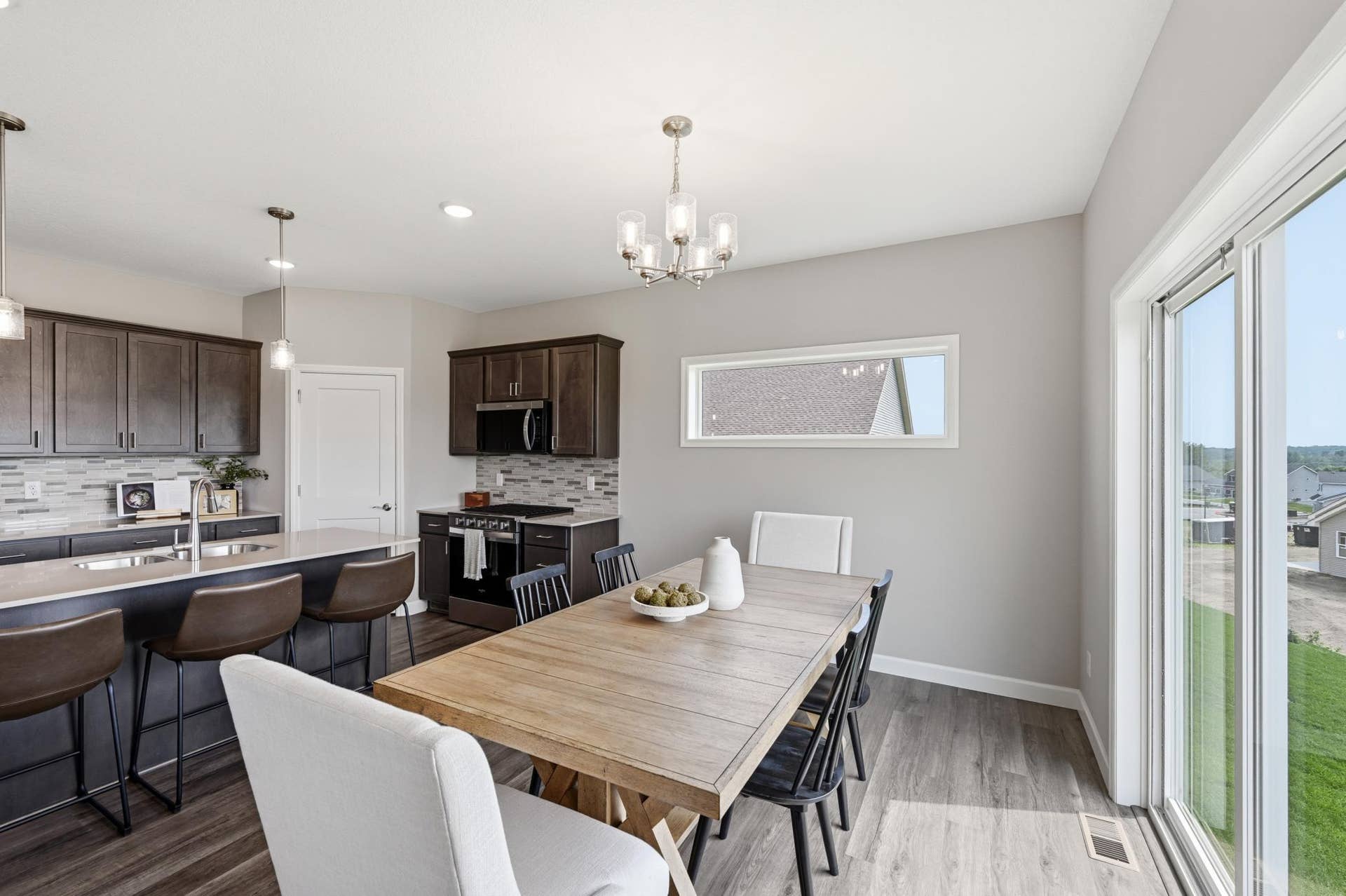 937 Kepler Avenue NE, Hanover, MN 55341 Dining - The Madison at 937 Kepler Ave NE in Oakview Ridge!