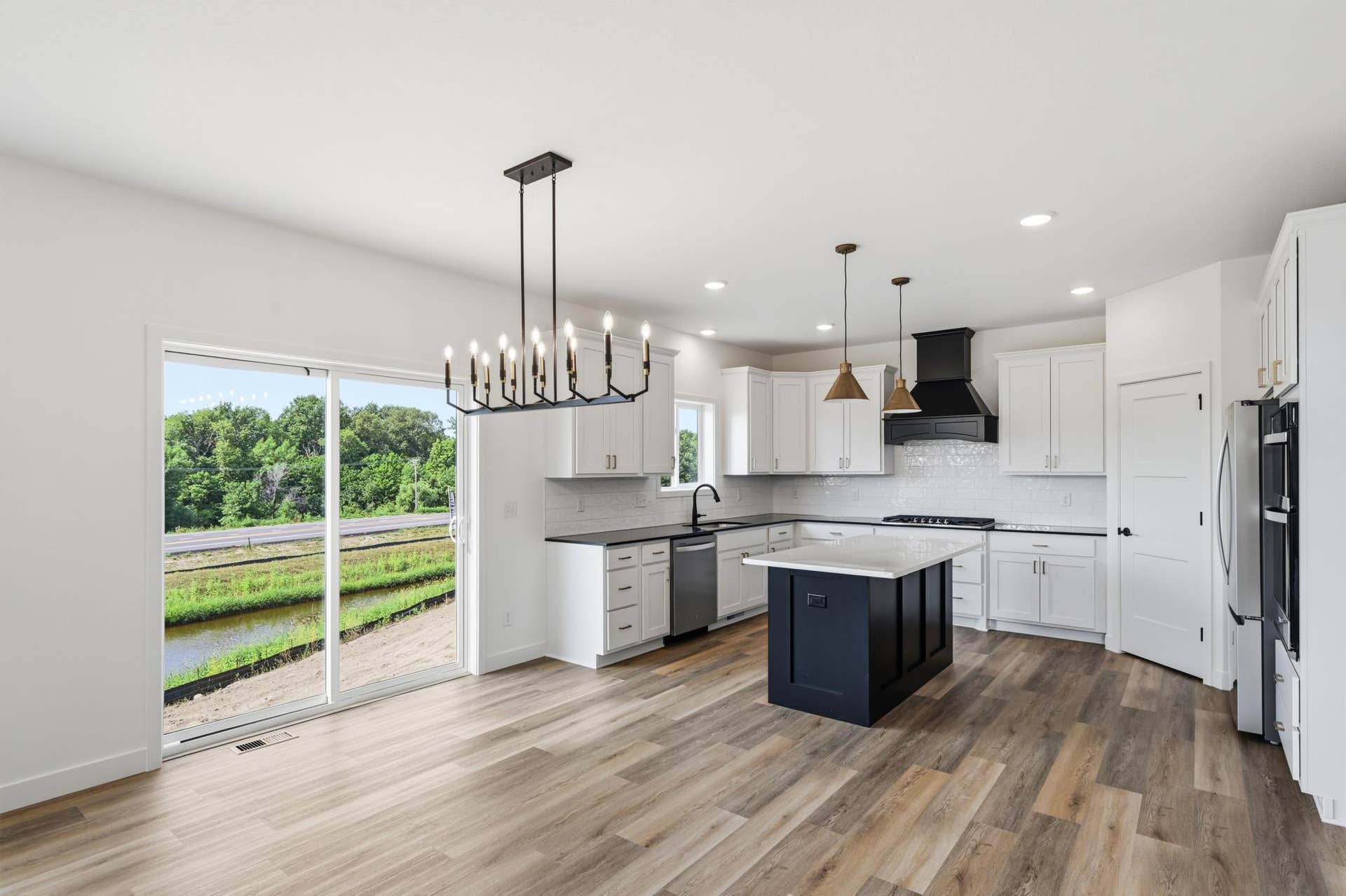 819 Walnut Grove Lane, Hanover, MN 55341 Dining - The Brookview at 819 Walnut Grove Lane in Oakview Ridge!