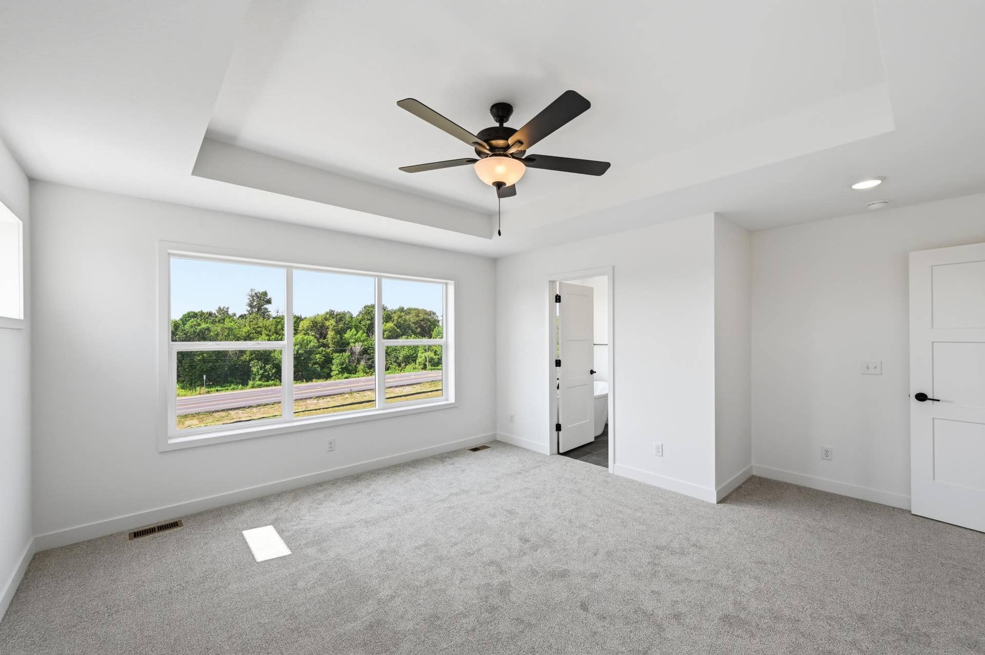 819 Walnut Grove Lane, Hanover, MN 55341 Primary Suite - The Brookview at 819 Walnut Grove Lane in Oakview Ridge!