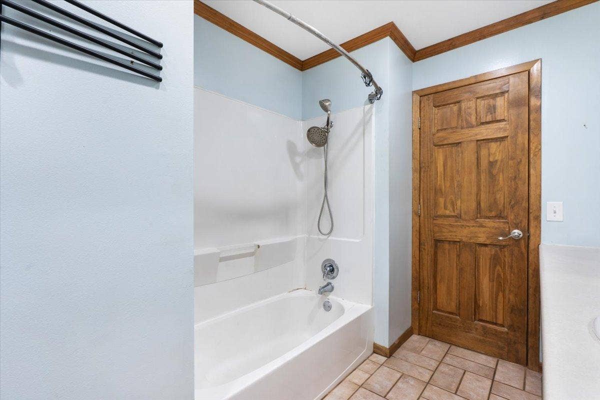 1614 12th Avenue SE, Saint Cloud, MN 56304 12-DSC05646.jpg