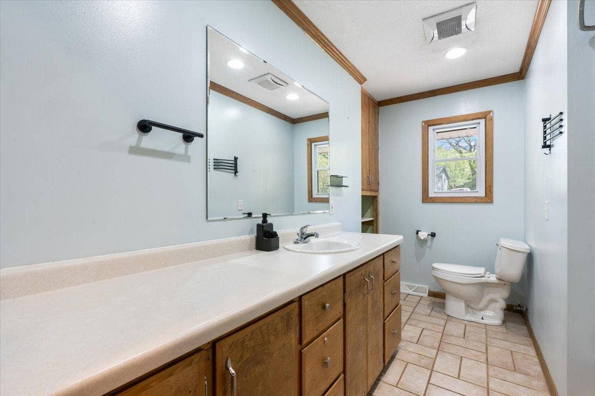 1614 12th Avenue SE, Saint Cloud, MN 56304 11-DSC05641.jpg