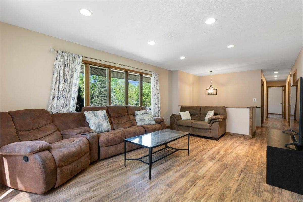 1614 12th Avenue SE, Saint Cloud, MN 56304 09-DSC05606.jpg