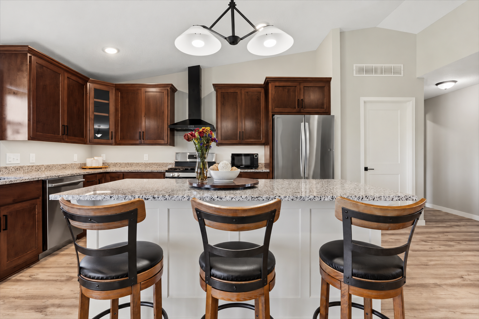 2063 Sandstone Loop N, Sartell, MN 56377 Large center island