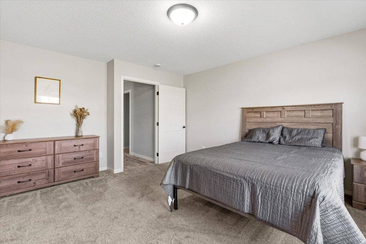 2063 Sandstone Loop N, Sartell, MN 56377 Spacious separate primary
