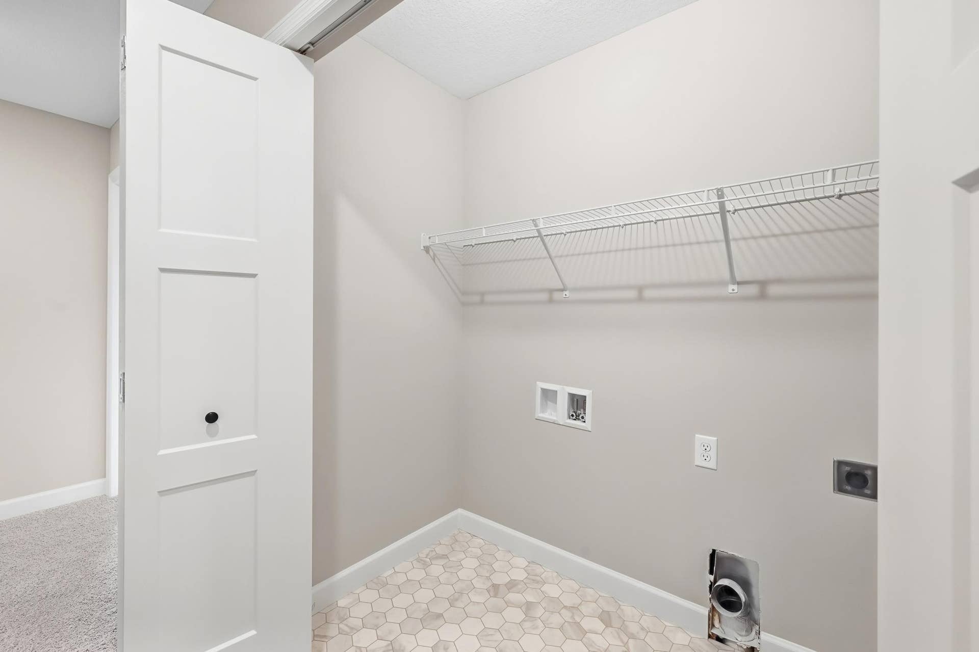 Upper Level Laundry - The Crestview at 810 Walnut Ct in Oakview Ridge!