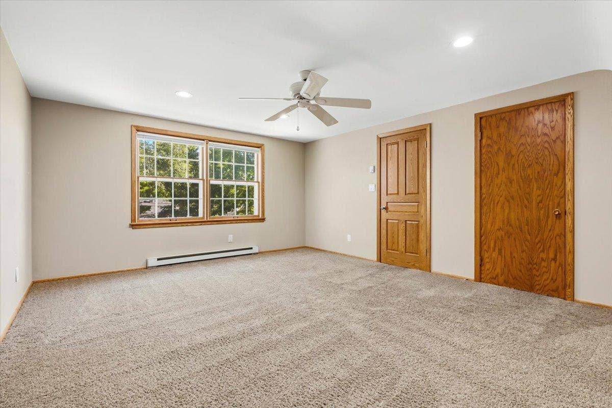 1284 12th Avenue N, Saint Cloud, MN 56303 Large upper level bedrooms