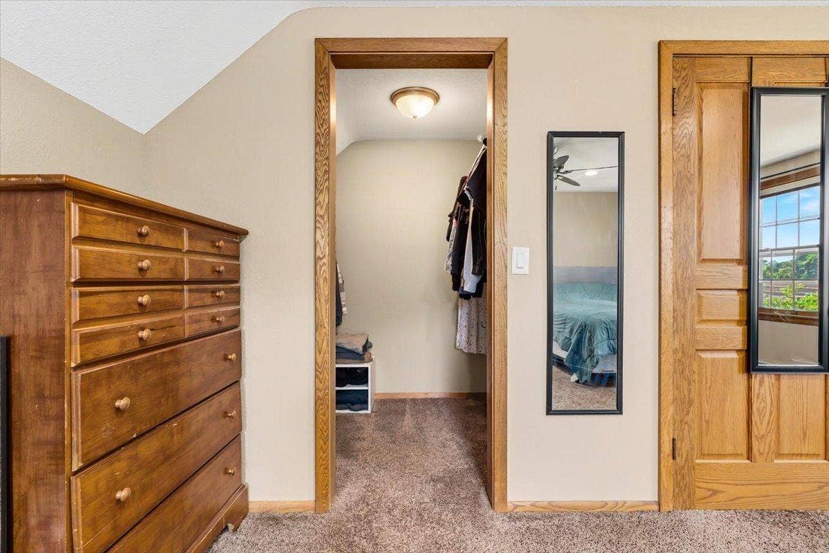 1284 12th Avenue N, Saint Cloud, MN 56303 Upper level rooms have walk-ins