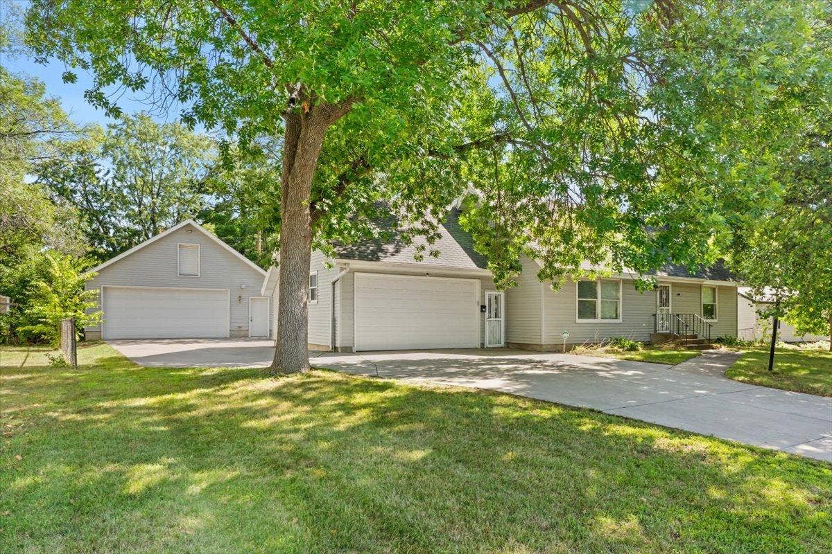 1284 12th Avenue N, Saint Cloud, MN 56303 1284 12th Avenue N, Saint Cloud, MN 56303