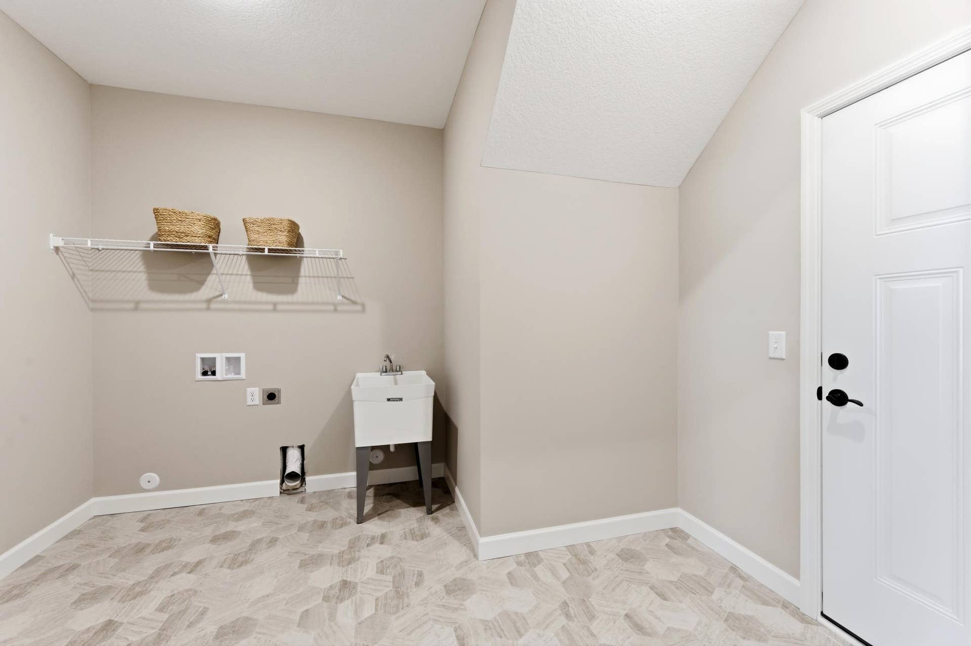 284 Emmy Lane, Hanover, MN 55341 *Photo from a previously completed Lakewood home - finishes and selections will vary.