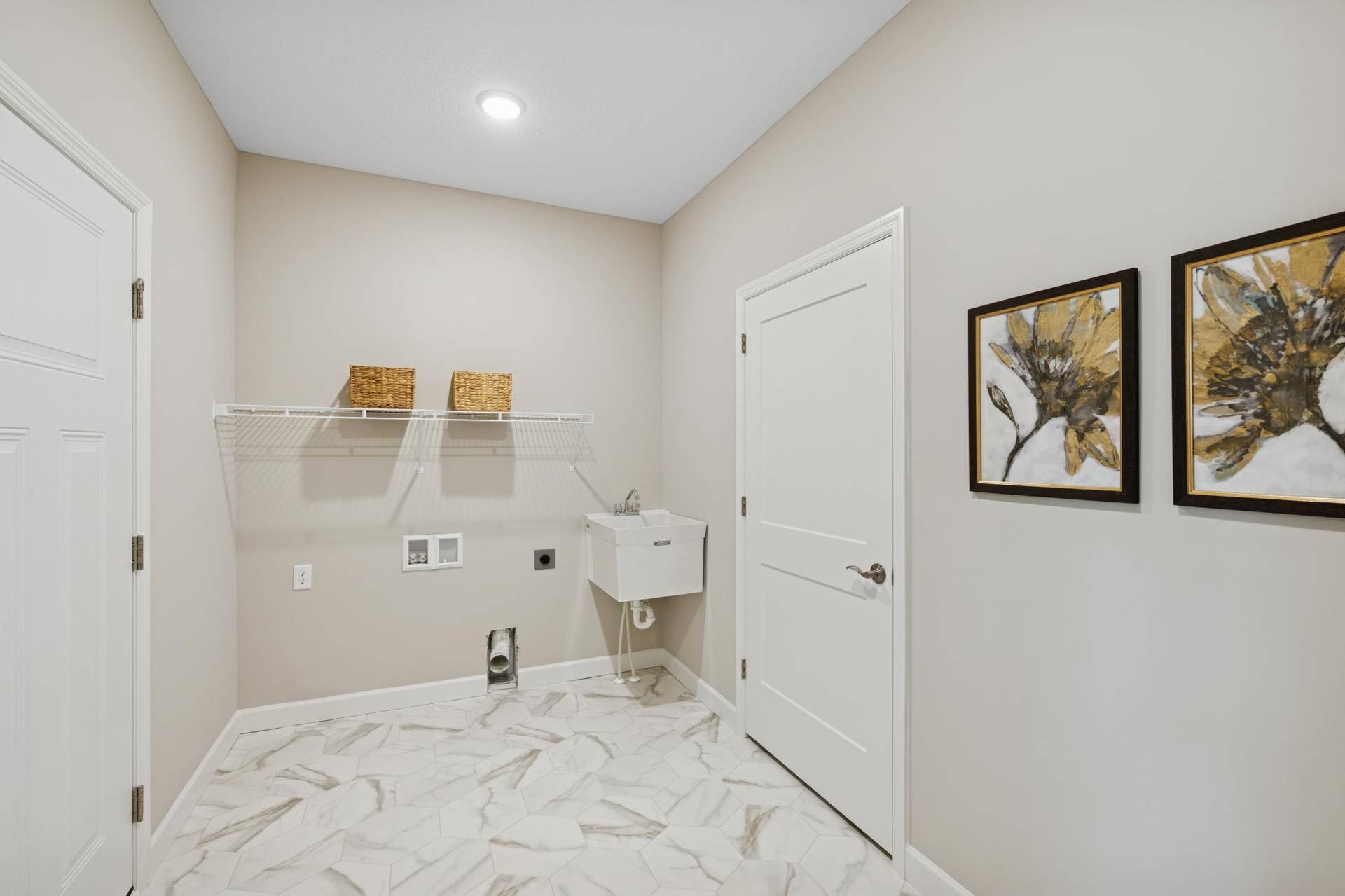 227 Emmy Lane, Hanover, MN 55341 *Photo from a previously completed Waterford Villa - finishes and selections will vary.