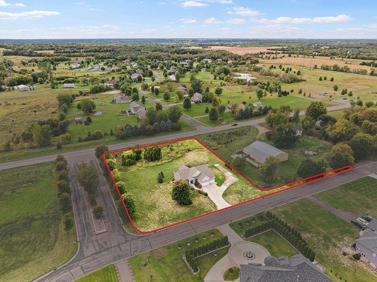 11003 Wesley Dr-MLS-70PropertyLines.jpg