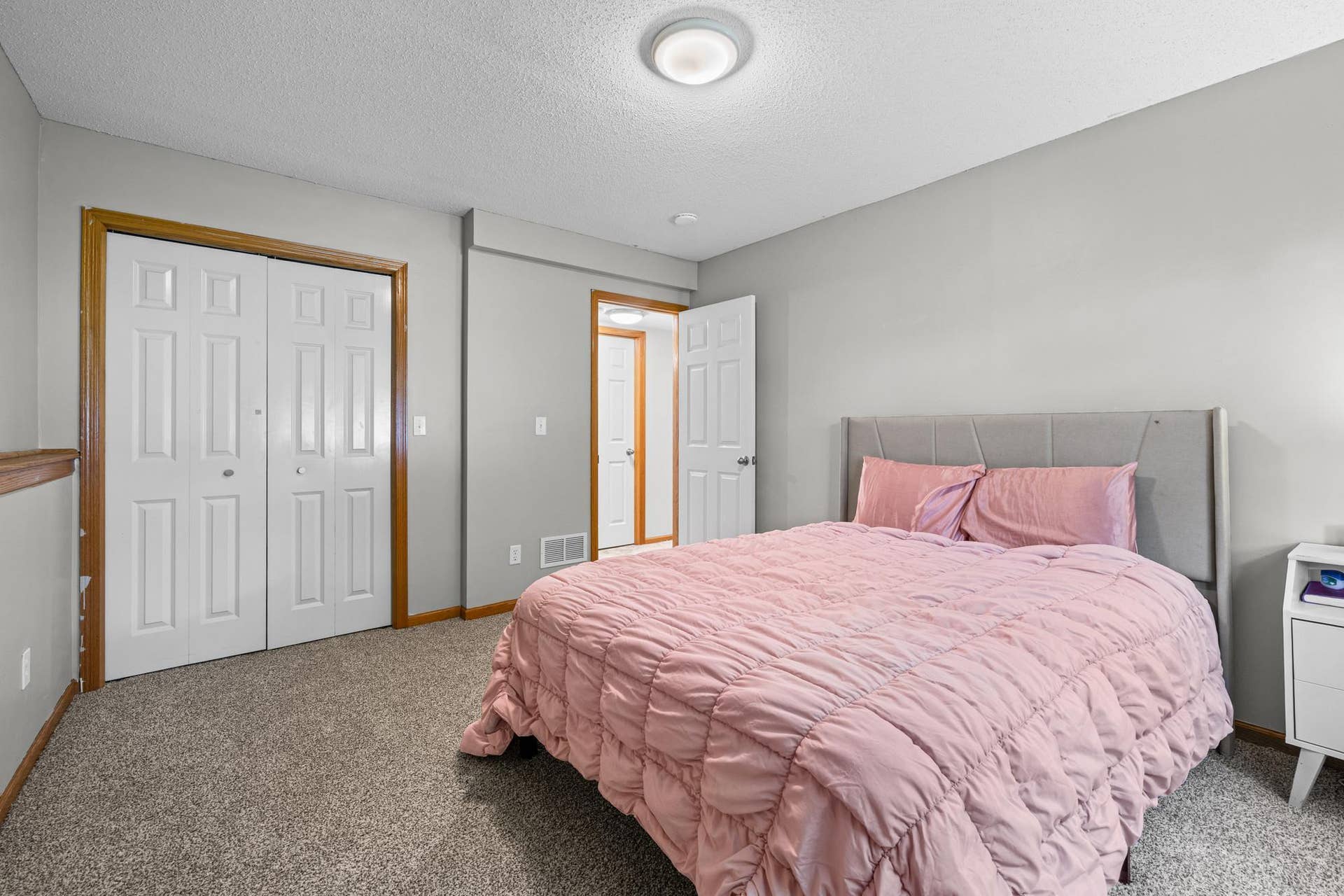2044 Pheasant Run Street, Shakopee, MN 55379 1V5A2814_web.jpg