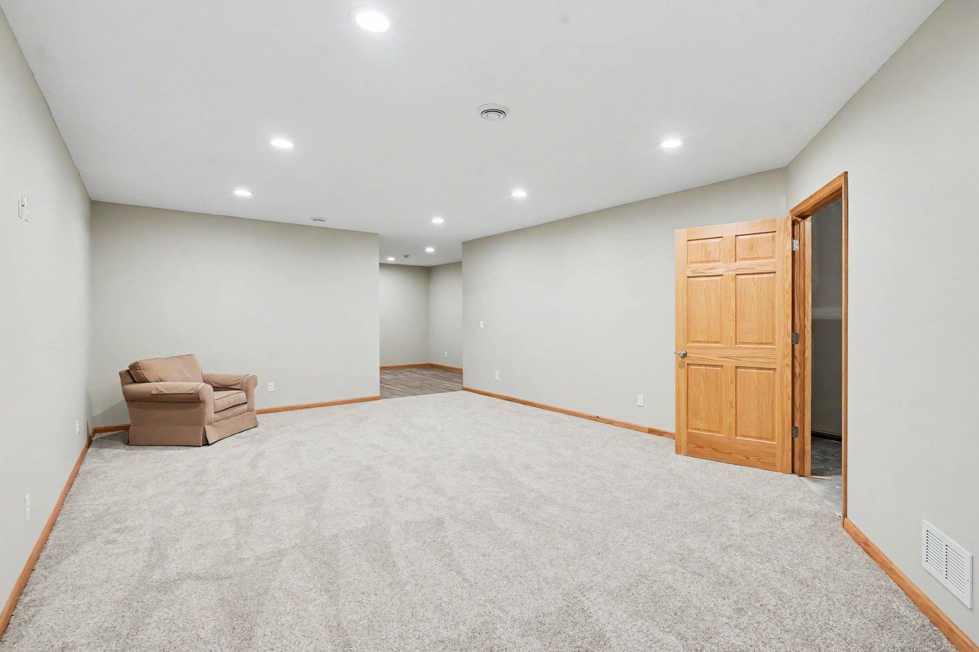 11040 Dahlia Street NW, Coon Rapids, MN 55433 029_file_1118.jpg