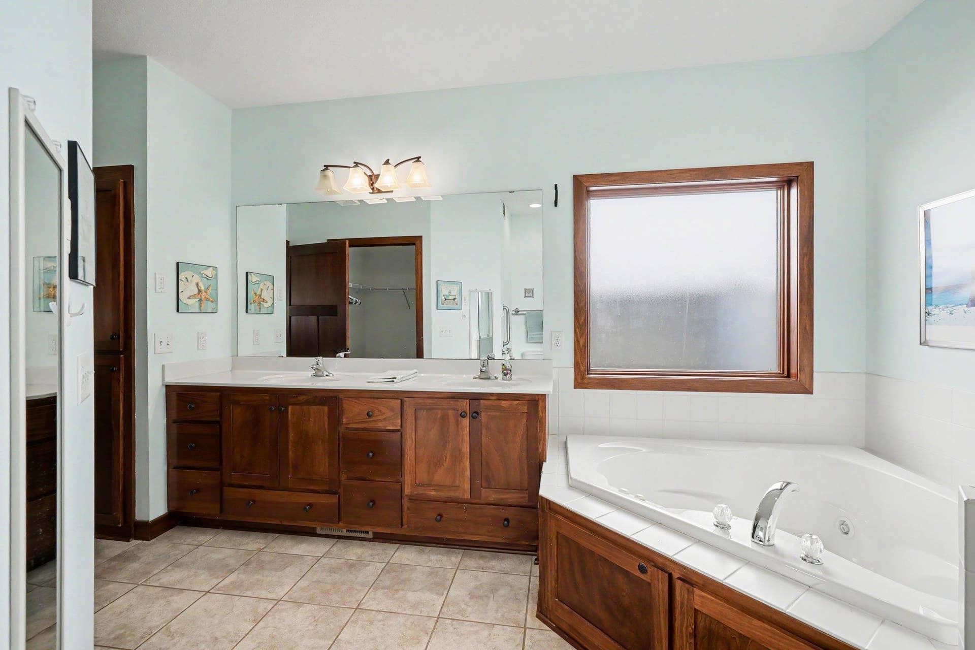 11040 Dahlia Street NW, Coon Rapids, MN 55433 024_file_1906.jpg