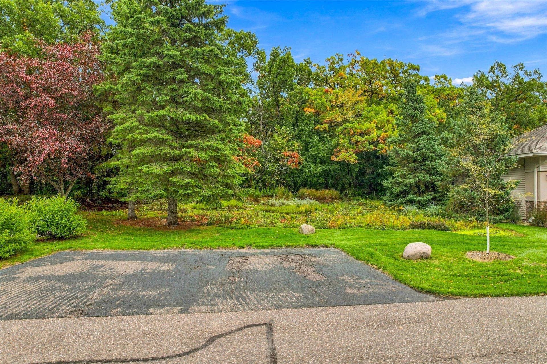 5 Summit, North Oaks, MN 55127 5 Summit, North Oaks, MN 55127