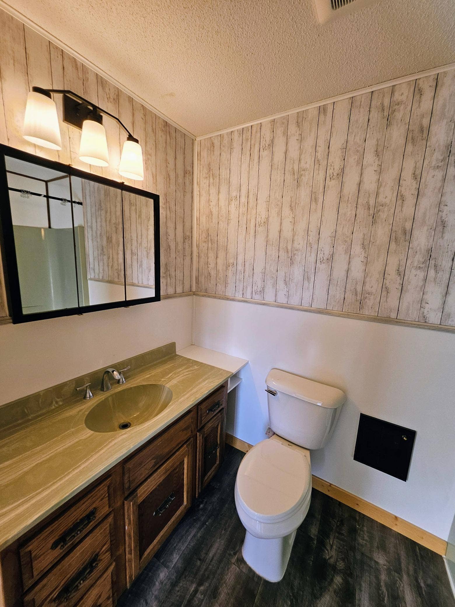 312 Melby Avenue, Ashby, MN 56309 Master Bath