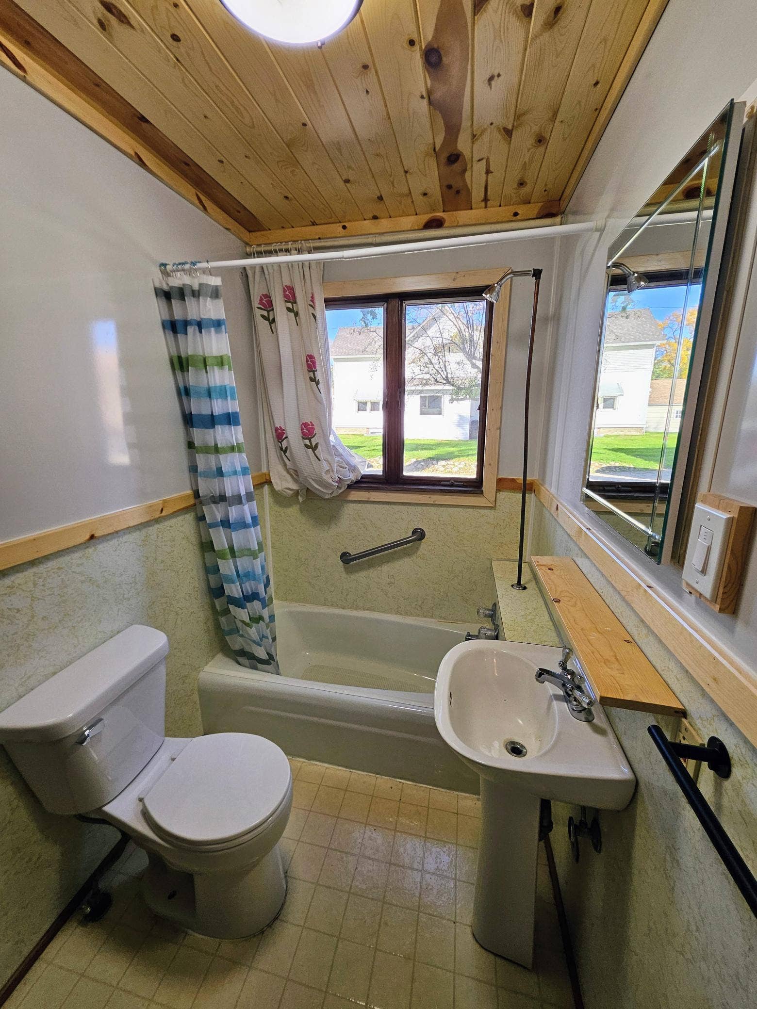 312 Melby Avenue, Ashby, MN 56309 Main Floor Bath #2