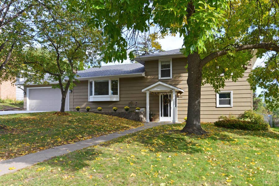 Property photo for 8644 Poplar Bridge Curve, Bloomington, MN