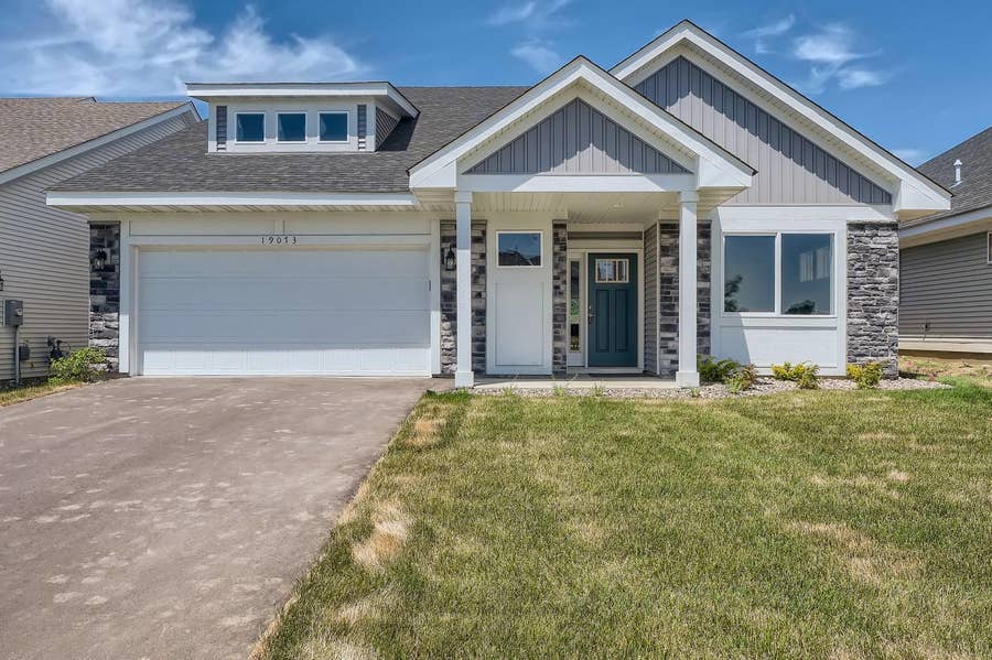 Property photo for 19073 Cloverleaf Way, Farmington, MN