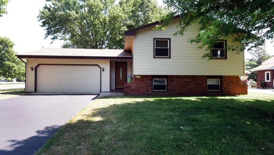 Property photo for 9450 Wellington Lane N, Maple Grove, MN