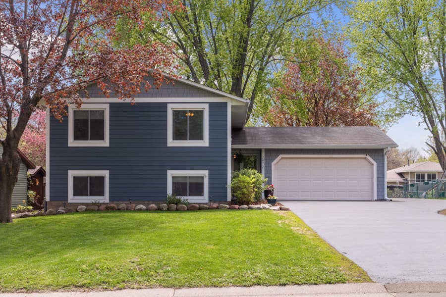 Property photo for 2472 Skillman Avenue E, North Saint Paul, MN