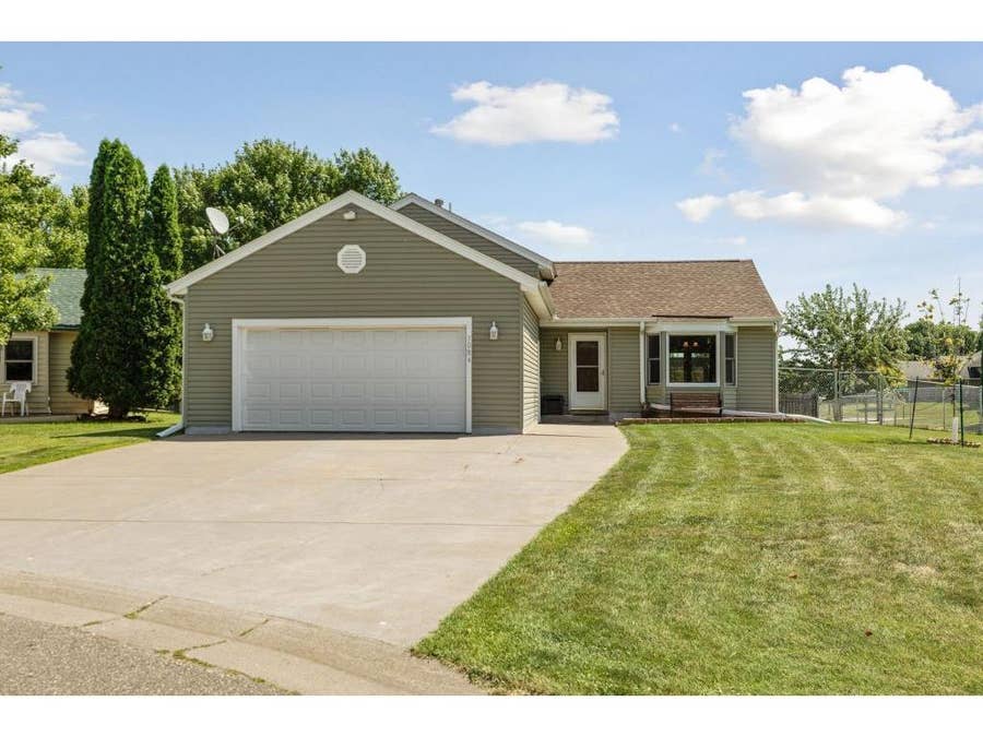 Property photo for 7084 38th Street N, Oakdale, MN