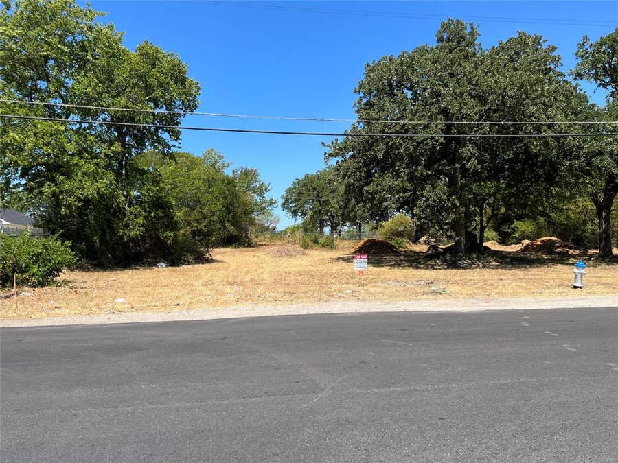 Property photo for 3503 E Overton Road, Dallas, TX