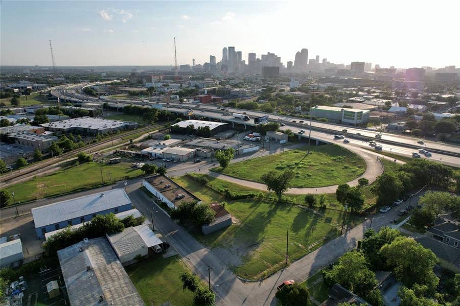 Property photo for 720 S Haskell Avenue, Dallas, TX