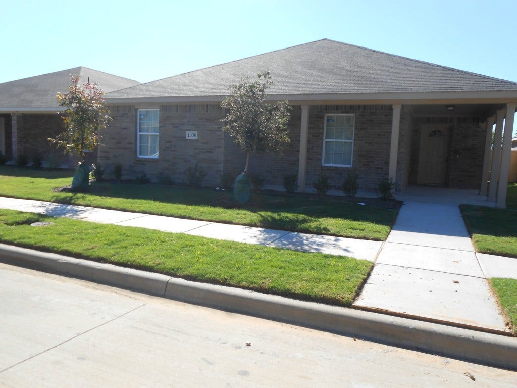 1930 Cross Oaks Drive, Lancaster, TX 75146
