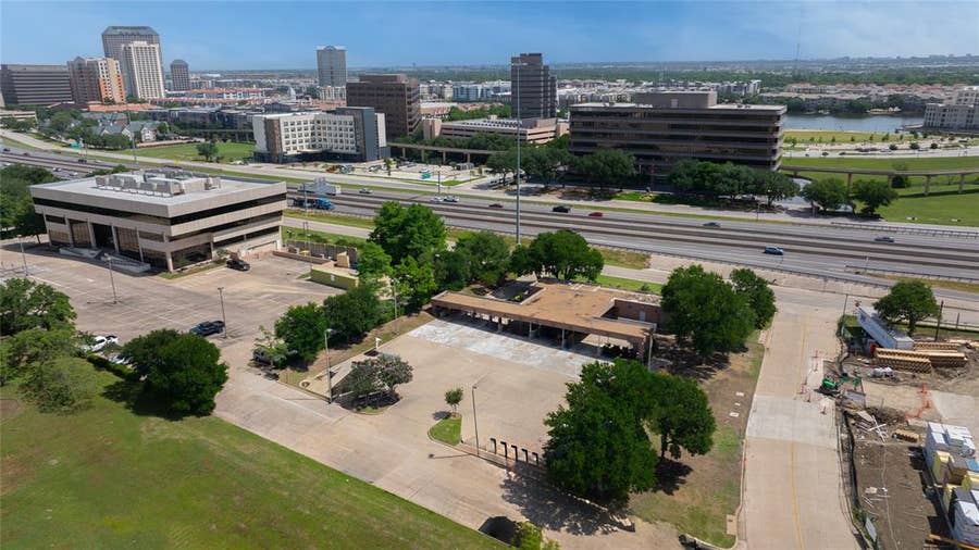 Property photo for 460 E John W Carpenter, Irving, TX