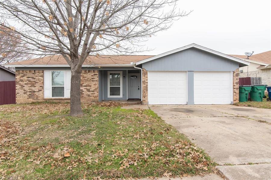 Property photo for 6401 Melinda Court, Watauga, TX