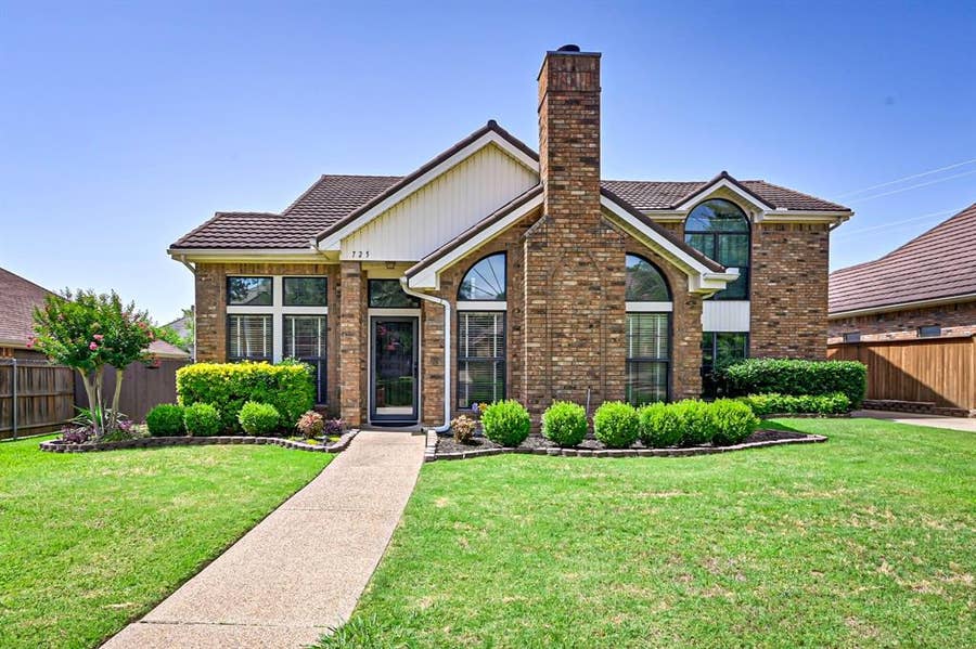 Property photo for 725 Paul Drive, Hurst, TX