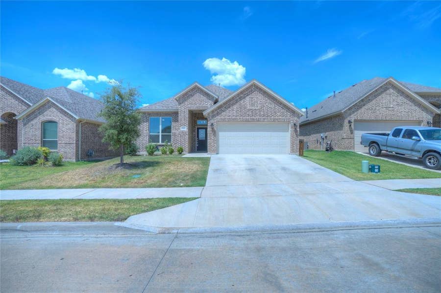 Property photo for 5929 Dunnlevy Drive, Fort Worth, TX