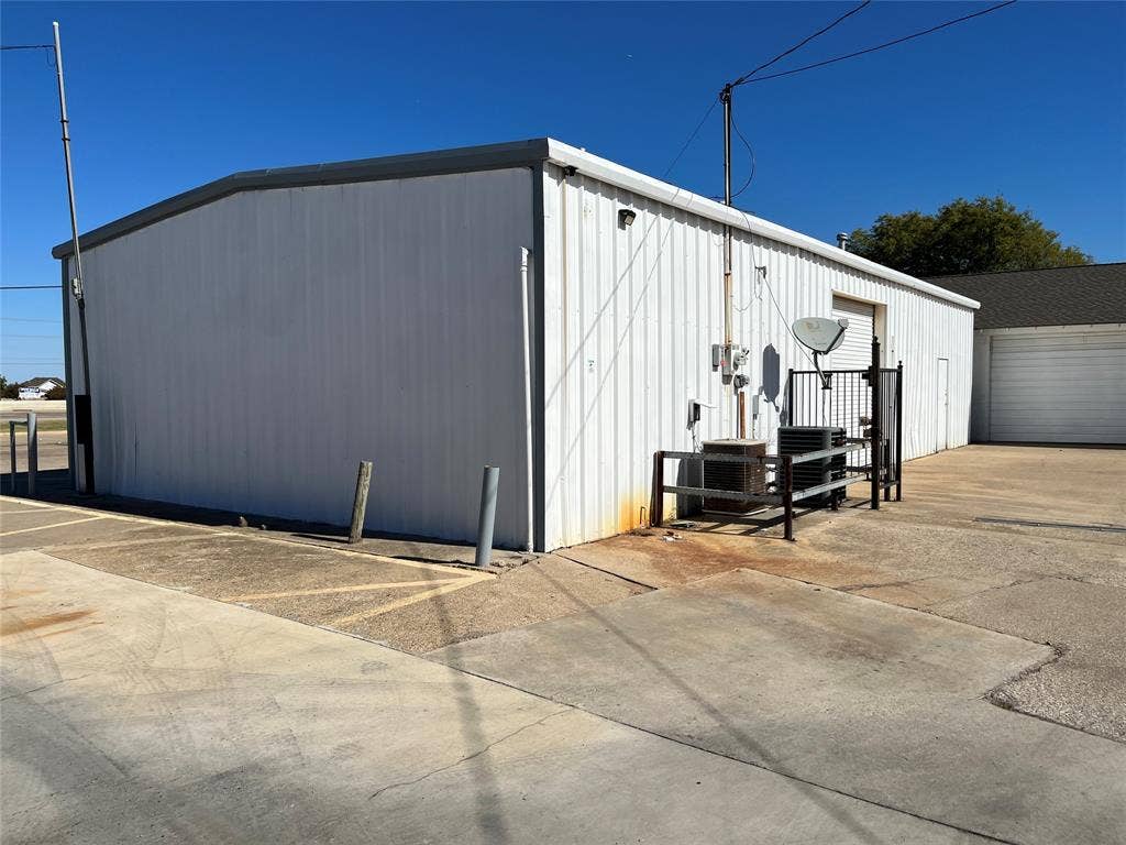 710 E Interstate 30, #B, Garland, TX 75043