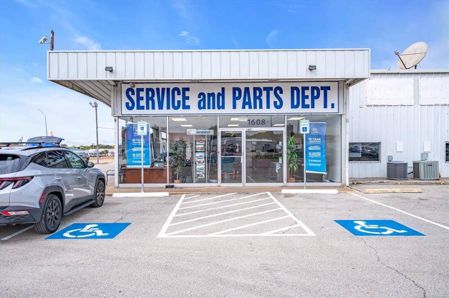 Property photo for 1608 W Moore Avenue, Terrell, TX
