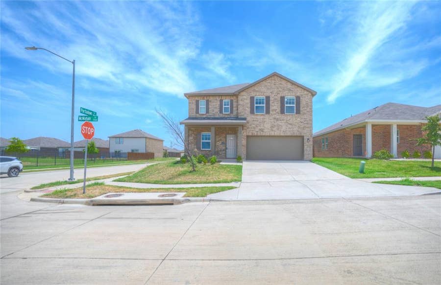 Property photo for 5501 McMahan Lane, Fort Worth, TX