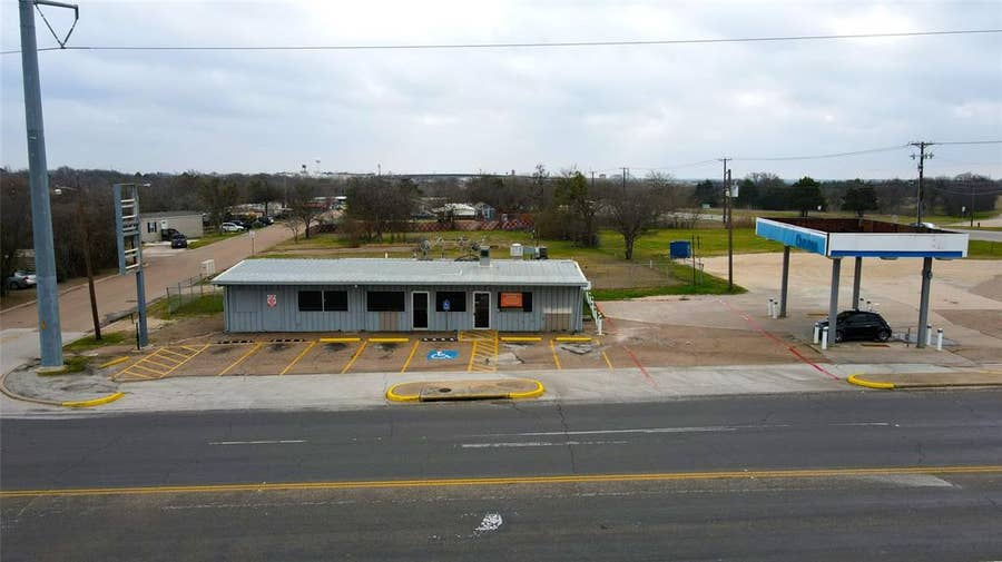 Property photo for 607 N Old Temple Road, Hewitt, TX