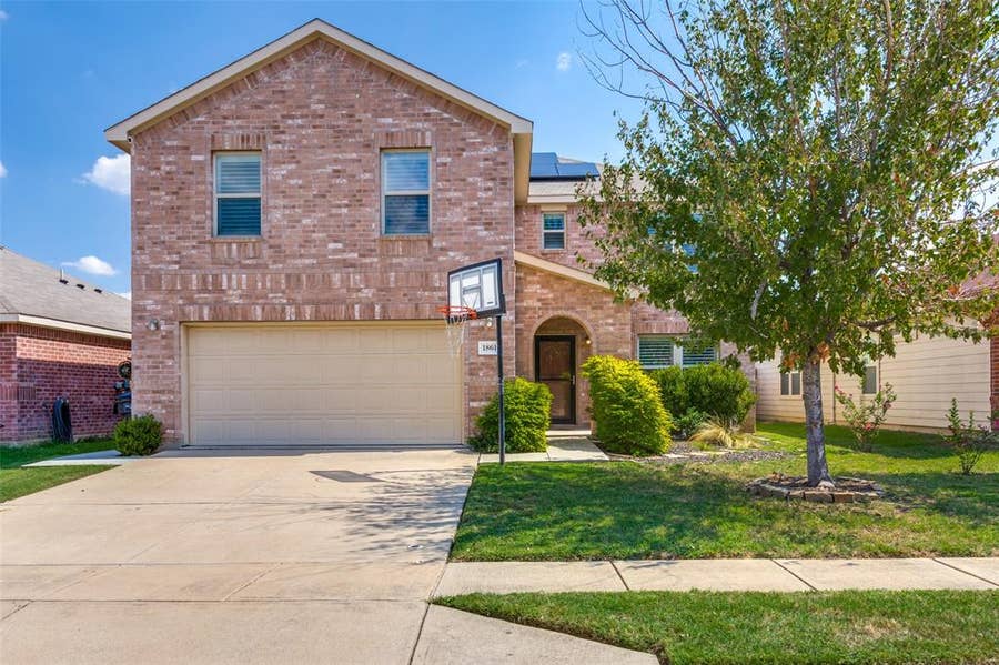 Property photo for 1861 Lynnwood Hills Drive, Fort Worth, TX