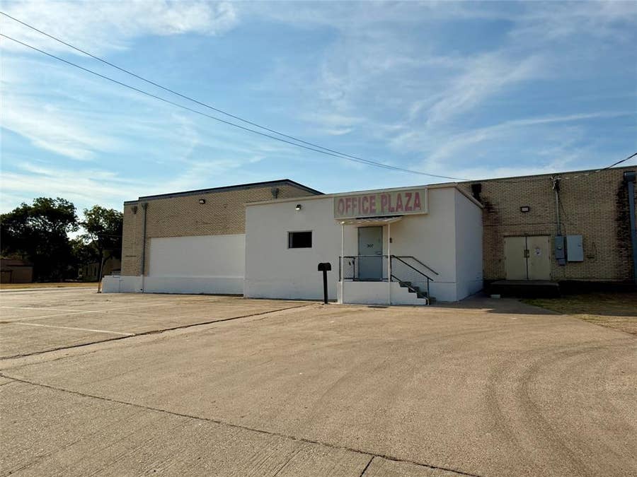 Property photo for 632 N Rockwall Avenue, Terrell, TX