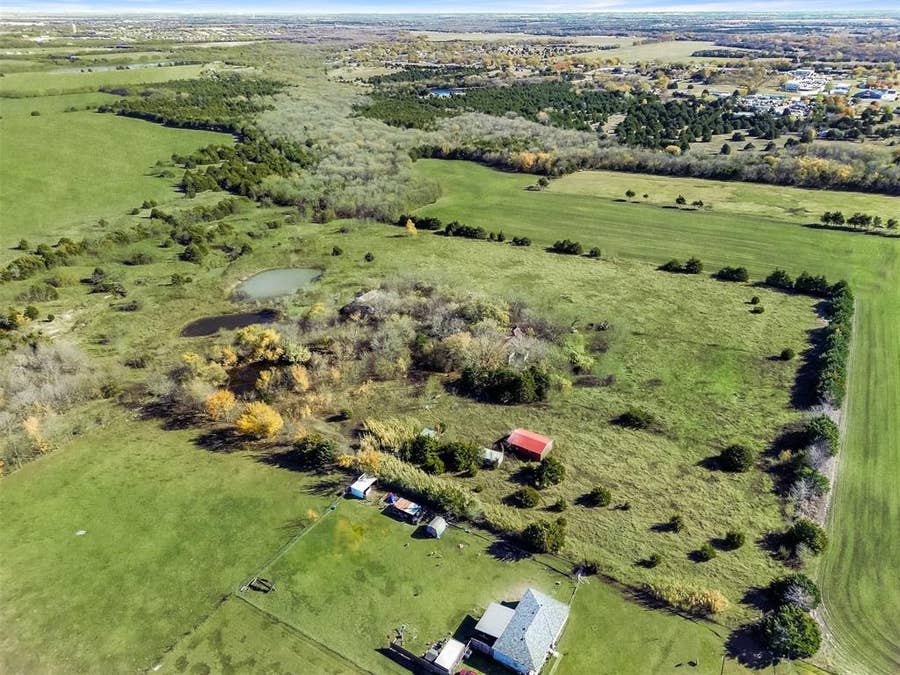 Property photo for 1851 Stainback Road, Red Oak, TX