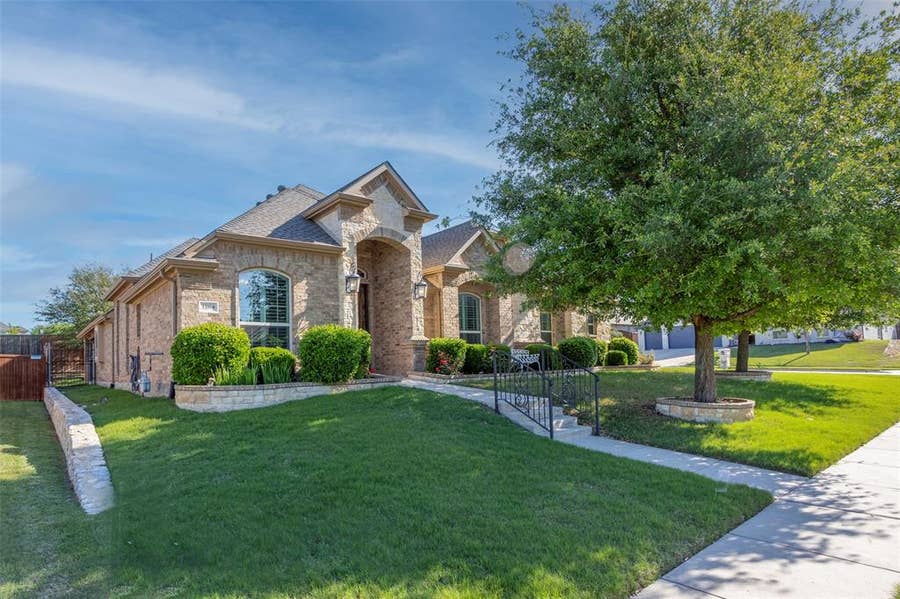 Property photo for 12000 Olinger Drive, Fort Worth, TX