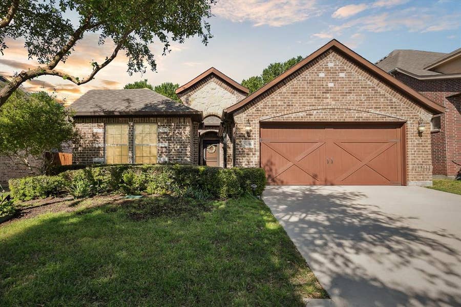 Property photo for 5256 Buffalo Gap Trail, Fort Worth, TX