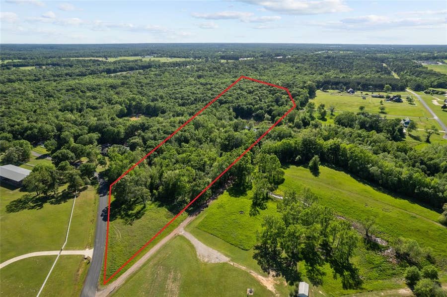 Property photo for 23710 Champion Drive, Lindale, TX
