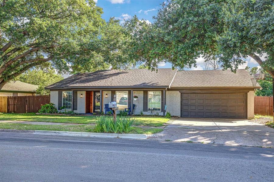 Property photo for 5905 Susan Lee Lane, North Richland Hills, TX