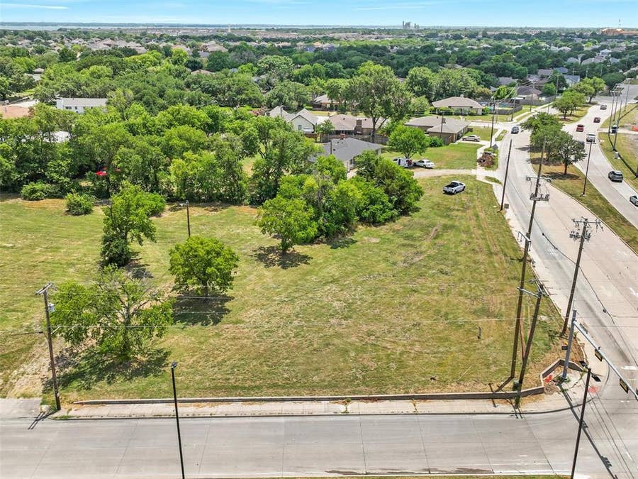 Property photo for 2202 Rowlett Road, Garland, TX