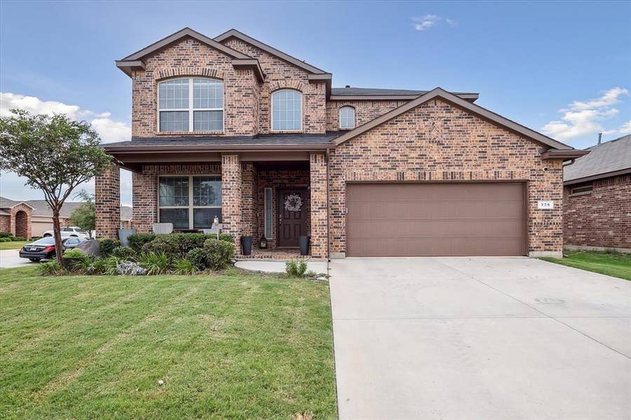 Property photo for 328 Cypress Creek Lane, Denton, TX